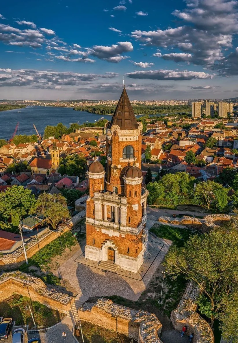 Gardoš kula Zemun Beograd – istorijska znamenitost blizu hotela Mini City