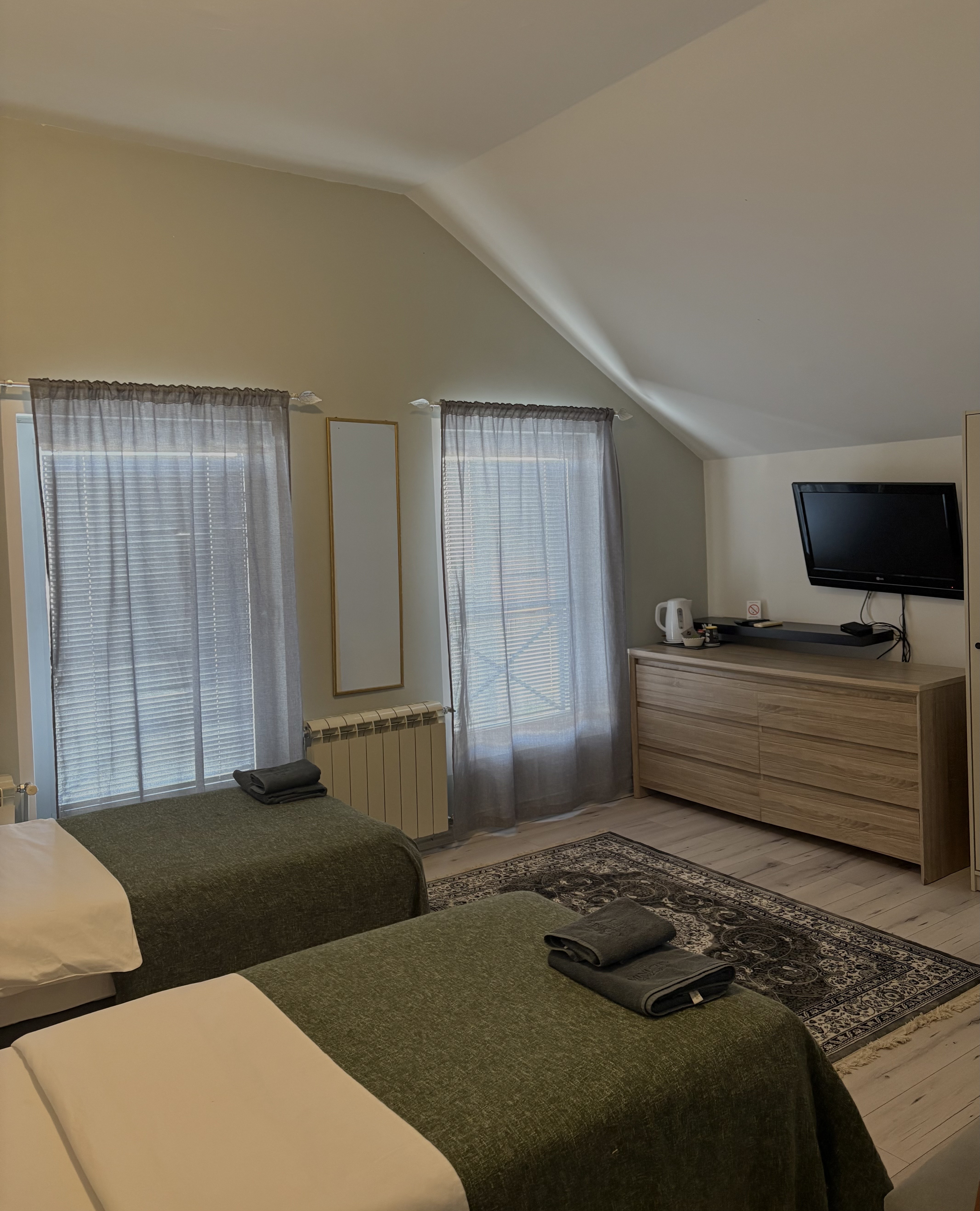 Dvokrevetna soba sa zasebnim krevetima – slika 4, Hotel Mini City Zemun, Altina Beograd